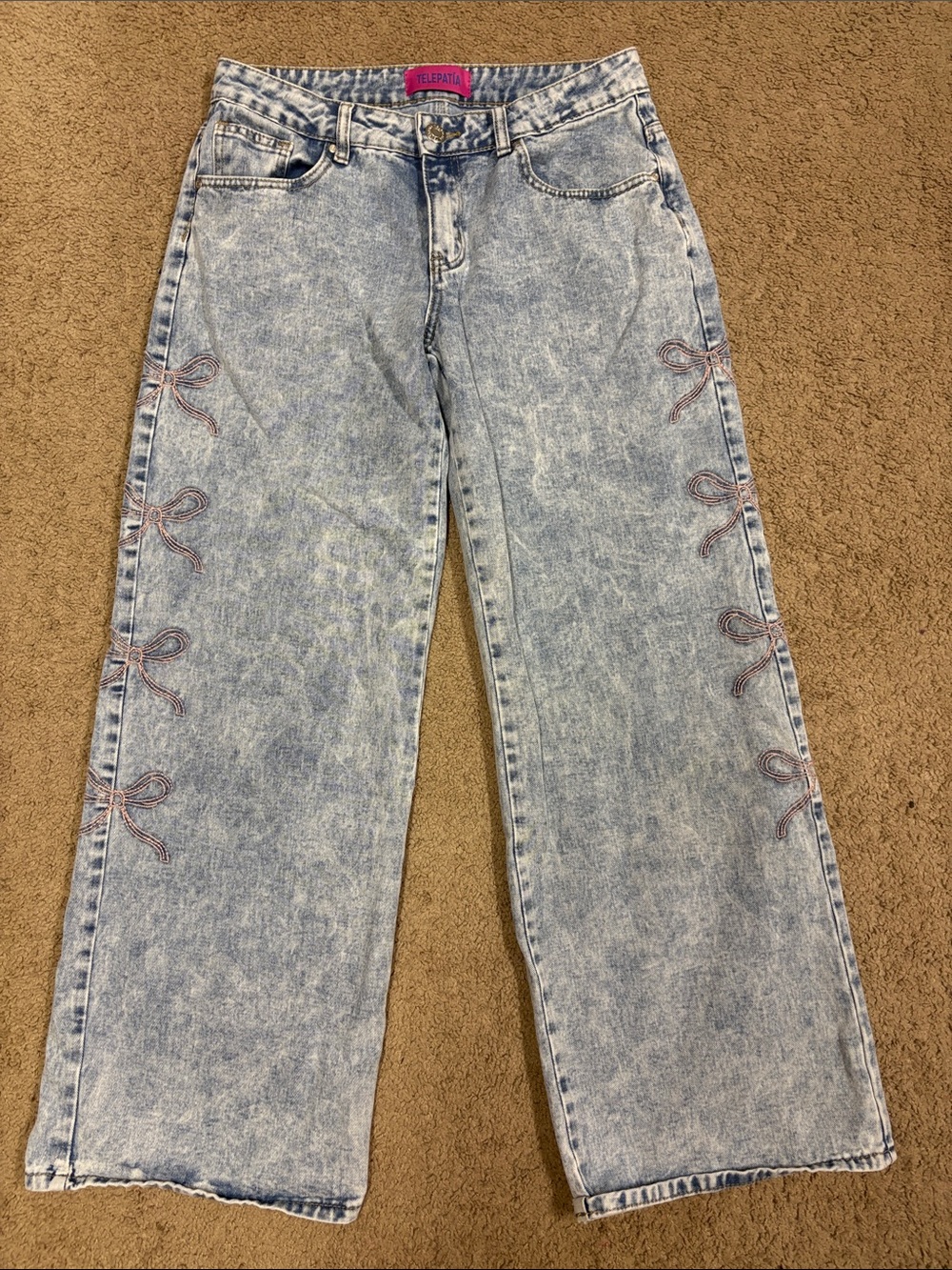 Acid Wash Low Rise Wide-Leg Jeans in Light Blue with Bow Embroidery